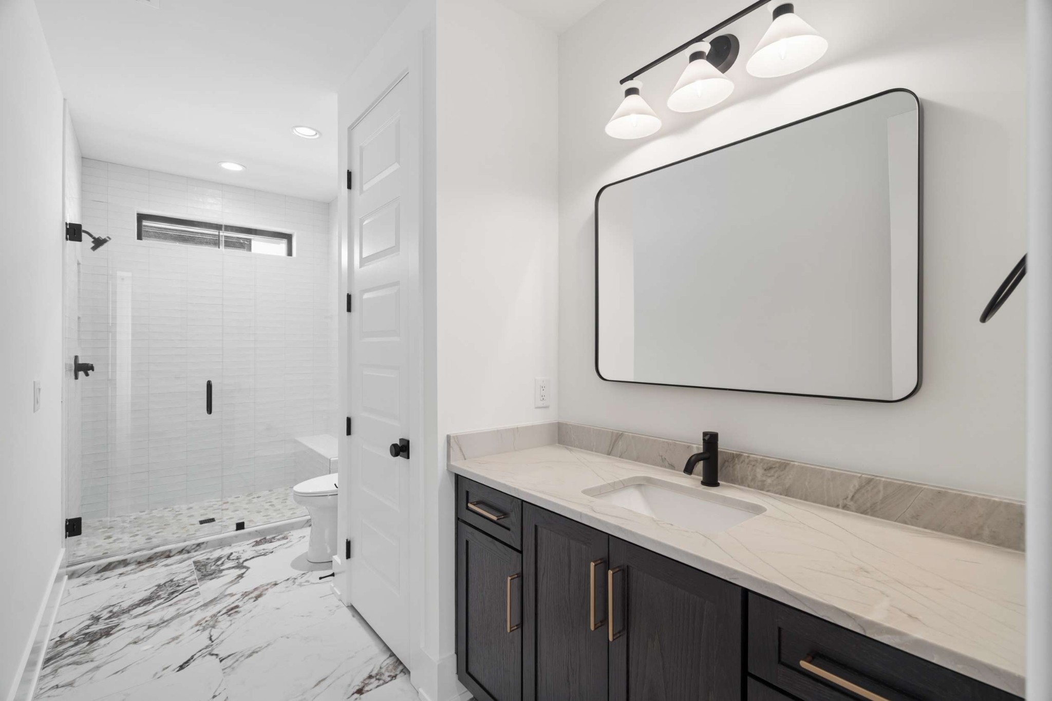 4209 B Kirtland Road Nashville, TN 37215 - Photo 47 of 69 a bathroom with a sink vanity granite tub and a mirror
