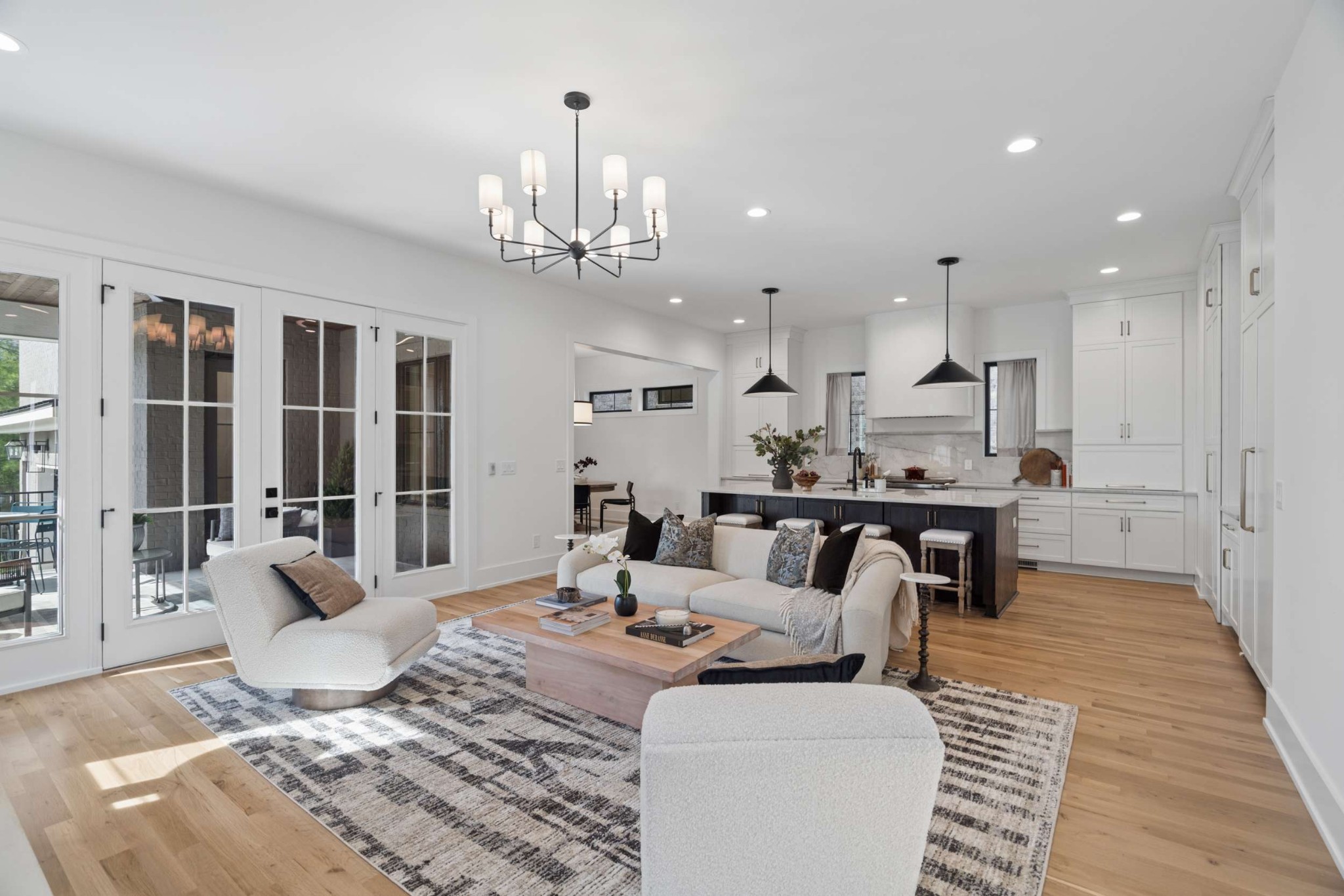 4209 B Kirtland Road Nashville, TN 37215 - Photo 10 of 69 a living room with furniture and a chandelier