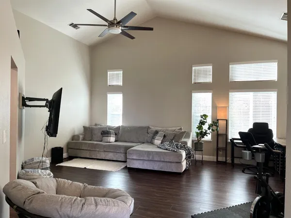 $579,000 | 462 Chablis Way, Manteca, CA 95337