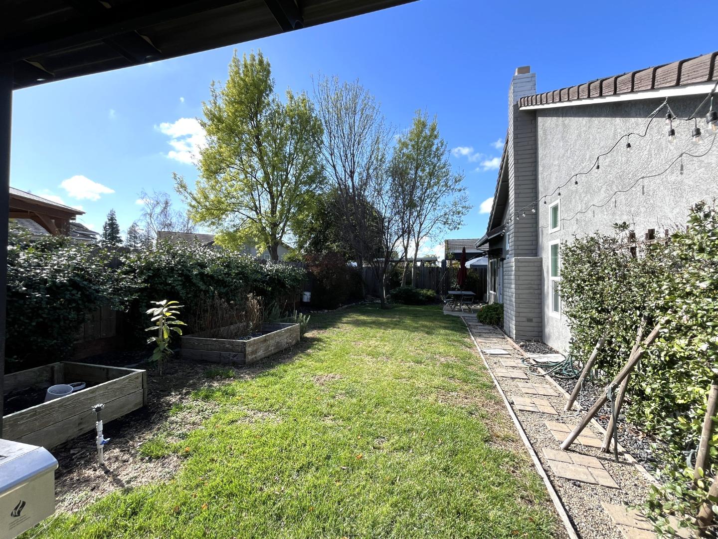 462 Chablis Way Manteca, CA 95337 - Photo 23 of 27