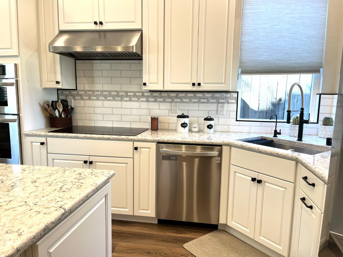 462 Chablis Way Manteca, CA 95337 - Photo 3 of 27