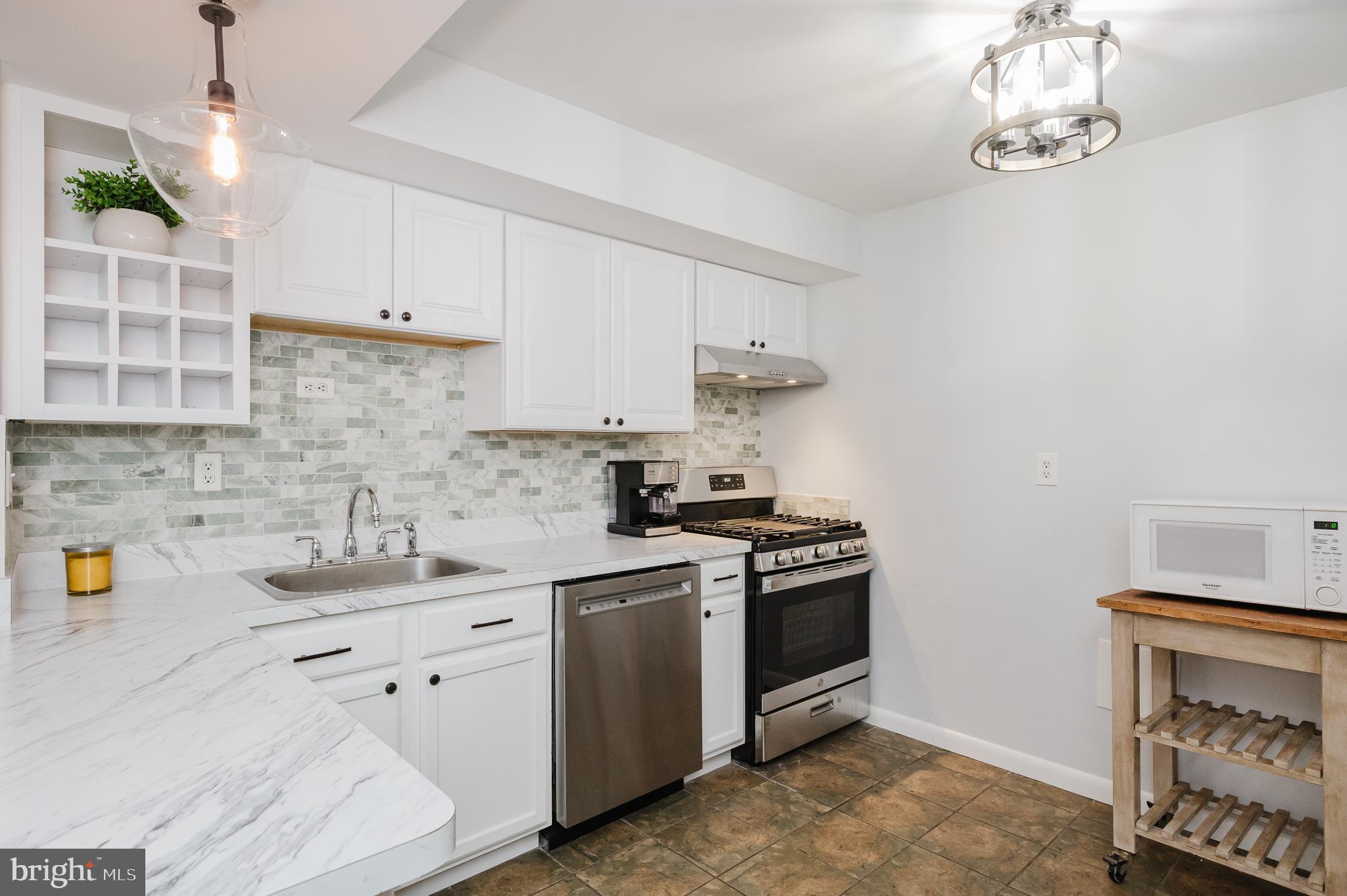 1013 Trickling Brook Road Cockeysville, MD 21030 - Photo 14 of 51 Stainless appliances