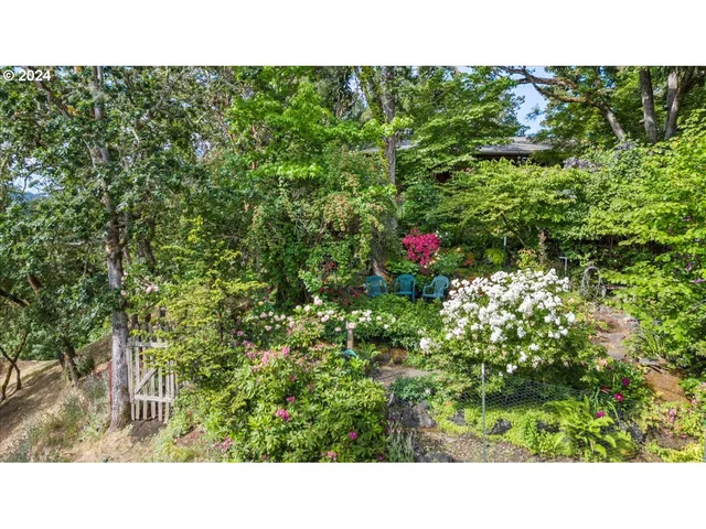 $599,999 | 242 Rocky Point Lane, Roseburg, OR 97471