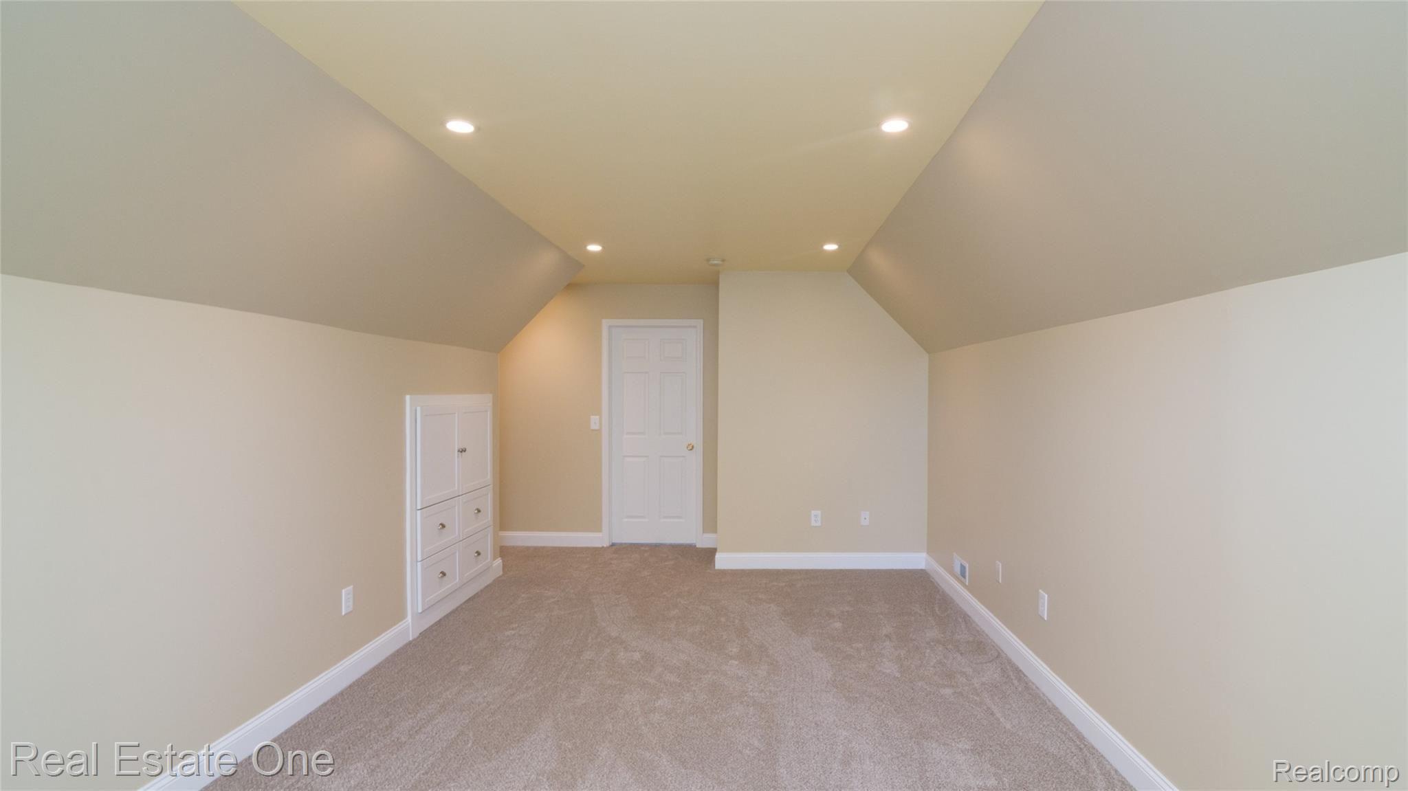 2631 Clivedon Road Howell, MI 48843 - Photo 25 of 32 fully finished bonus room