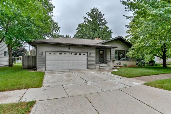 $279,900 | 2619 Oakwood Boulevard, Wausau, WI 54403