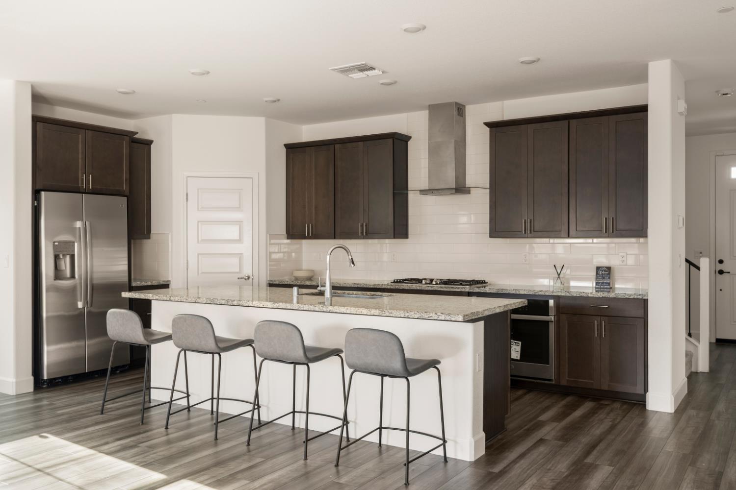 998 Fullerton Ranch Road Lincoln, CA 95648 - Photo 11 of 44 Kitchen/ Bar Area