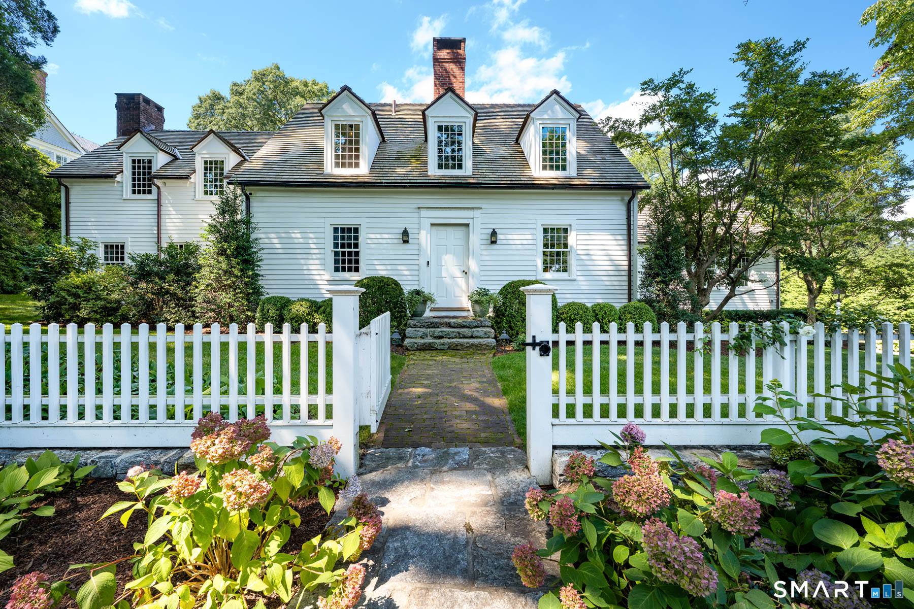 298 Harbor Road Fairfield, CT 06890 - Photo 2 of 40 Gallery Image 2