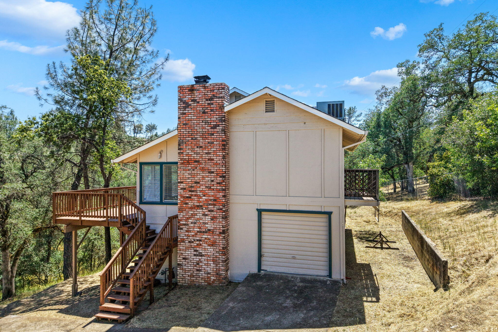 8741 Prospectors Road Redding, CA 96001 - Photo 2 of 60 Front of House