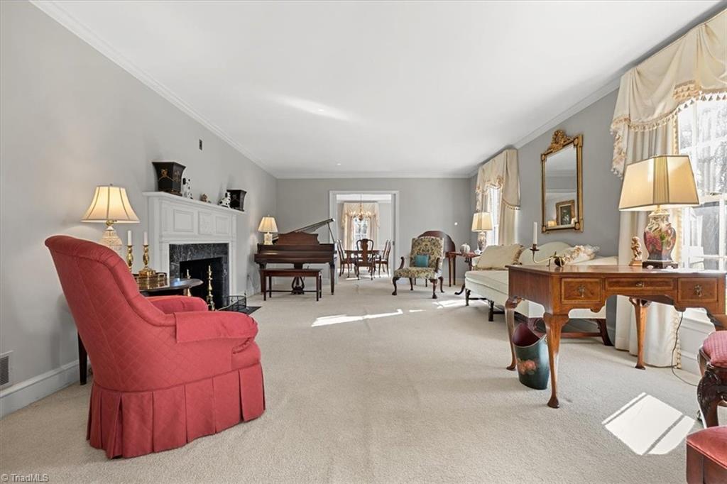952 Nottingham Road High Point, NC 27262 - Photo 7 of 47 Spacious living room with plenty of natural lighting.