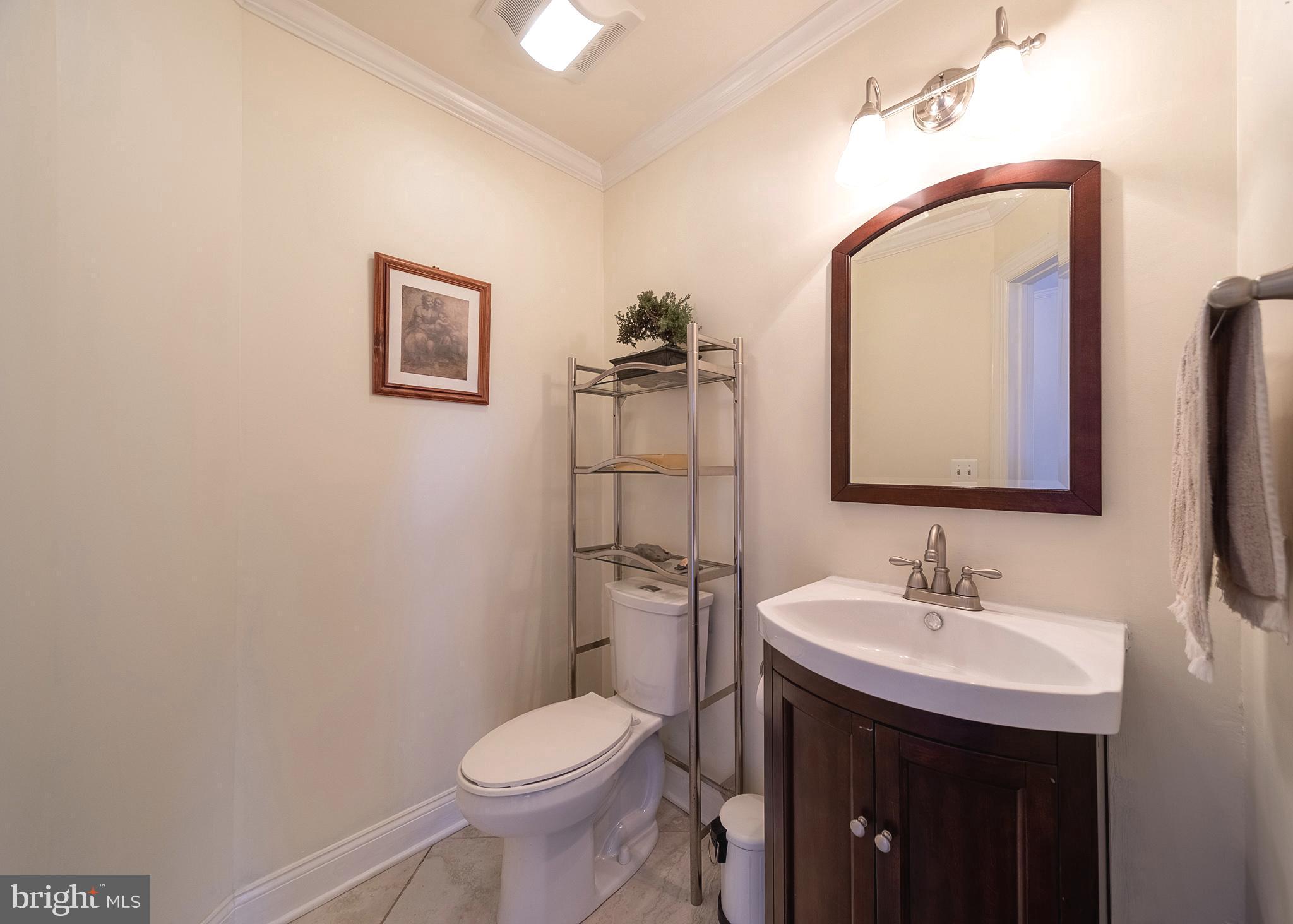 616 Scotch Road Pennington, NJ 08534 - Photo 18 of 46 First floor powder room.