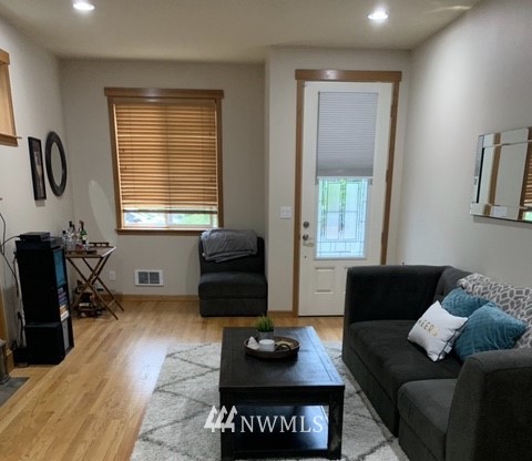 5103 153rd Place Southwest Edmonds, WA 98026 - Photo 2 of 8 Gallery Image 2