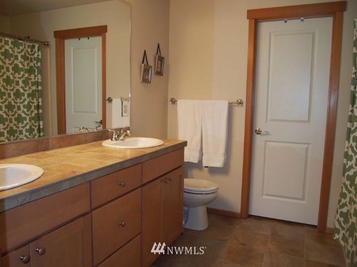 5103 153rd Place Southwest Edmonds, WA 98026 - Photo 6 of 8 Gallery Image 6