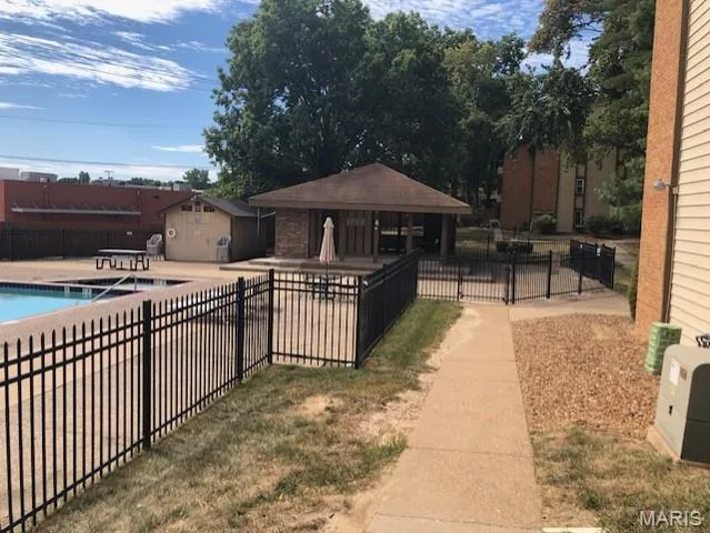 $100,000 | 4 Fairways Circle, Unit A, St. Charles, MO 63303