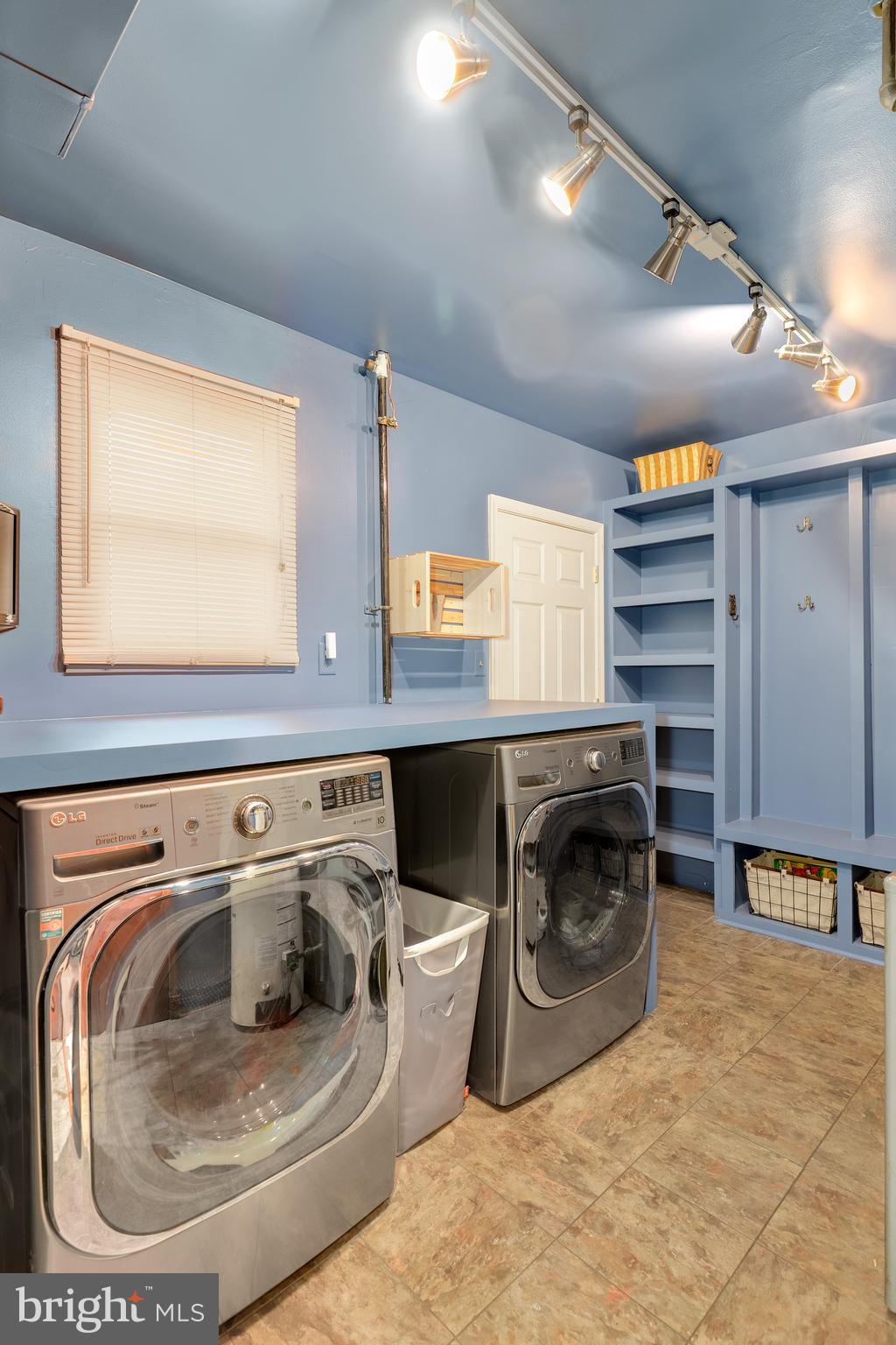 5545 Gayland Road Baltimore, MD 21227 - Photo 11 of 30 a utility room with washer and dryer