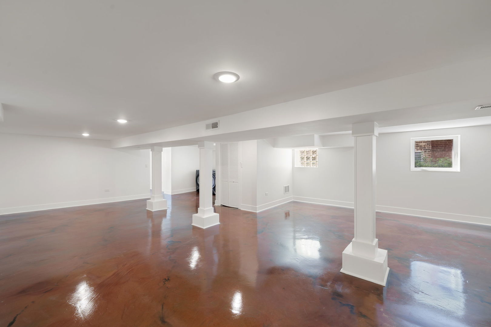 2733 Wesley Avenue Berwyn, IL 60402 - Photo 27 of 33 a view of an empty room with wooden floor