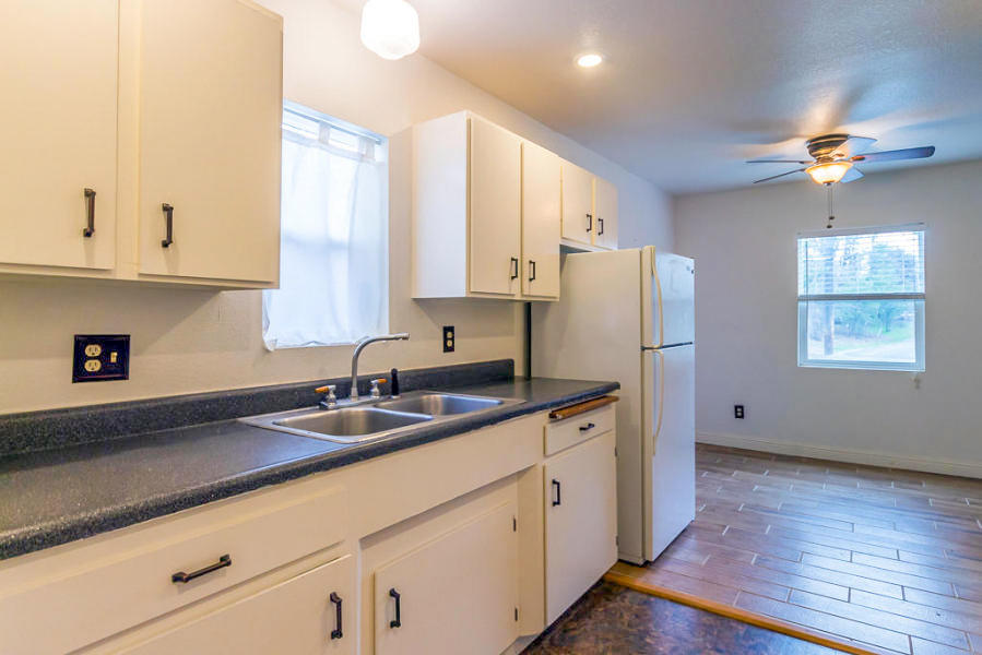 16608 Power Line Road Redding, CA 96001 - Photo 10 of 15 kitchen dining