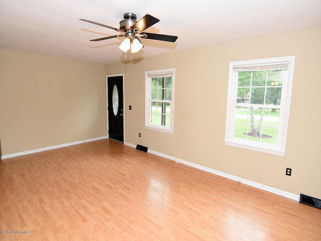 303 Millhouse Road Castle Hayne, NC 28429 - Photo 7 of 15 MillhouseFamily 3