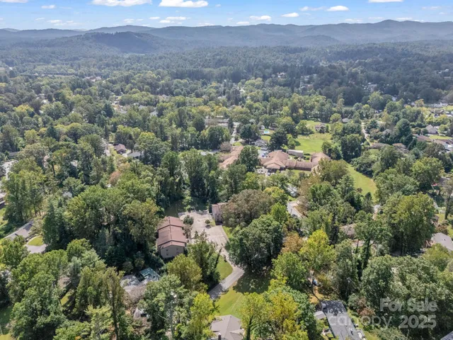 $2,700,000 | 333 West Lake Avenue, Hendersonville, NC 28739