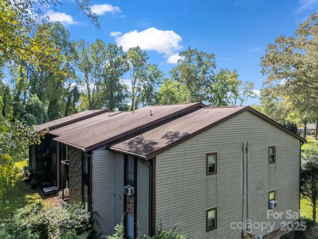 $2,700,000 | 333 West Lake Avenue, Hendersonville, NC 28739