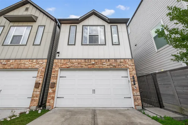 $2,700 | 2617 Live Oak Street, Houston, TX 77004