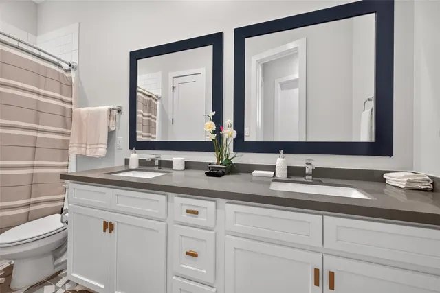 $2,700 | 2617 Live Oak Street, Houston, TX 77004