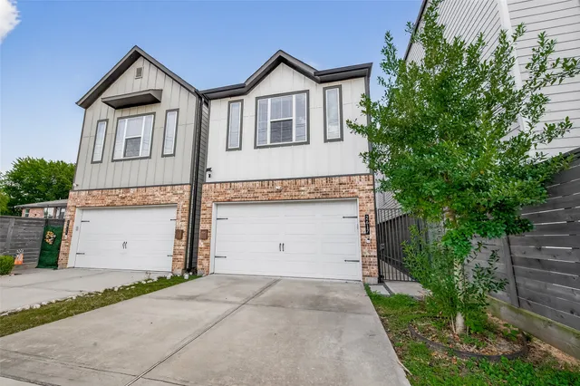 $2,700 | 2617 Live Oak Street, Houston, TX 77004