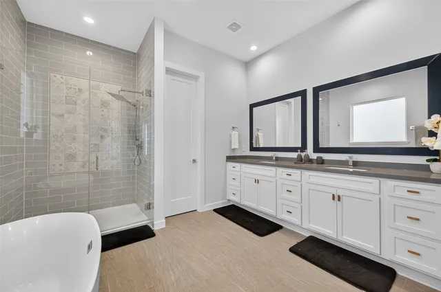 $2,700 | 2617 Live Oak Street, Houston, TX 77004