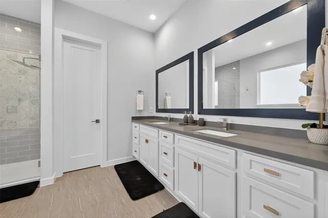 $2,700 | 2617 Live Oak Street, Houston, TX 77004