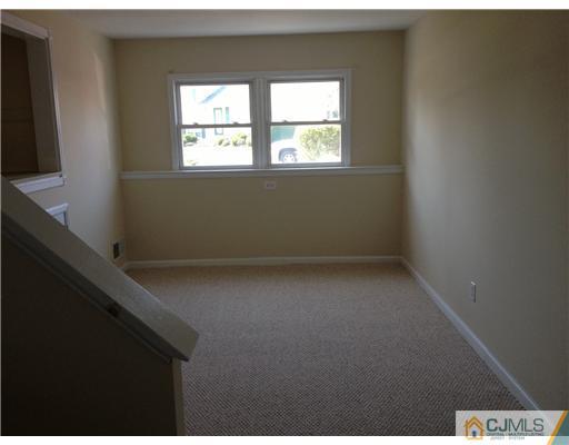 19 Wilshire Road Edison, NJ 08817 - Photo 6 of 7 a view of room and window