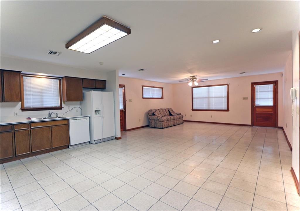 10104 Stacy Court River Ridge, LA 70123 - Photo 5 of 19 Gallery Image 5