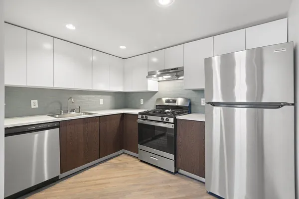 $2,695 | 174 Grand Street, Unit 2A, Jersey City, NJ 07302