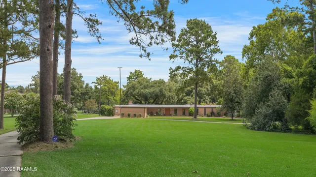 $799,000 | 665 East Main Street, New Iberia, LA 70560