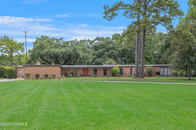 $799,000 | 665 East Main Street, New Iberia, LA 70560