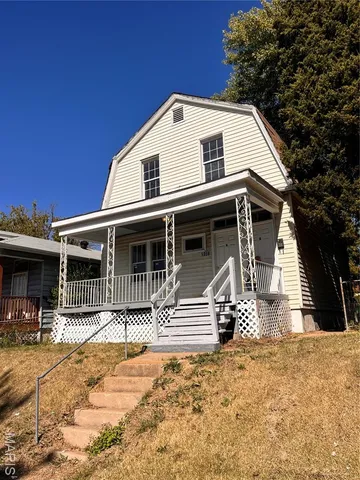 $1,050 | 5959 Theodore Avenue, Unit B, St. Louis, MO 63136