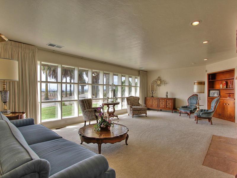 2799 East Pacheco Pass Road Gilroy, CA 95020 - Photo 11 of 32 Gallery Image 11