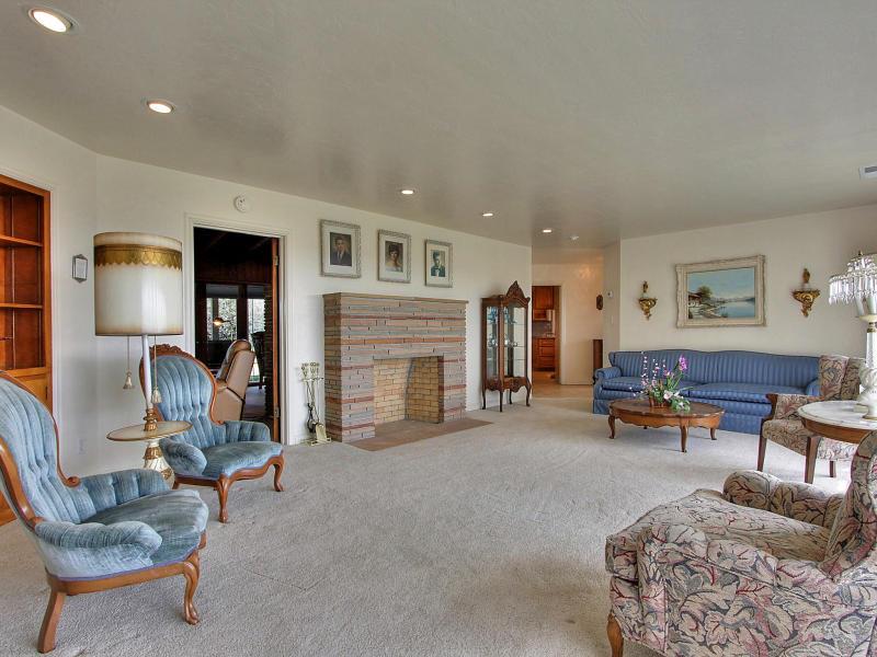 2799 East Pacheco Pass Road Gilroy, CA 95020 - Photo 12 of 32 Gallery Image 12