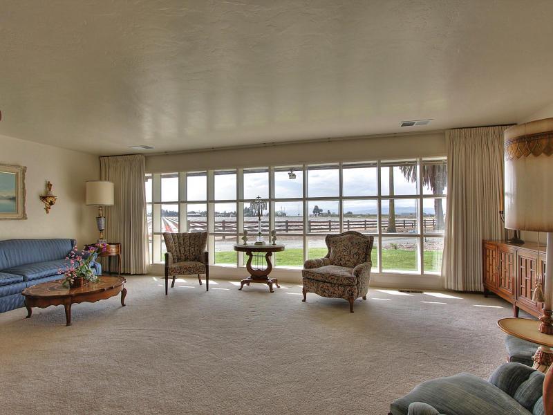 2799 East Pacheco Pass Road Gilroy, CA 95020 - Photo 13 of 32 Gallery Image 13