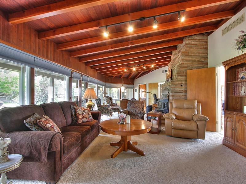 2799 East Pacheco Pass Road Gilroy, CA 95020 - Photo 14 of 32 Gallery Image 14