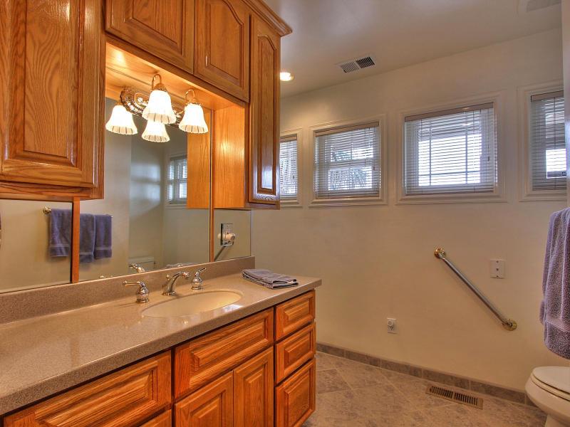 2799 East Pacheco Pass Road Gilroy, CA 95020 - Photo 19 of 32 Gallery Image 19