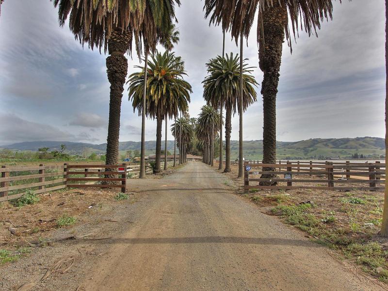 2799 East Pacheco Pass Road Gilroy, CA 95020 - Photo 30 of 32 Gallery Image 30