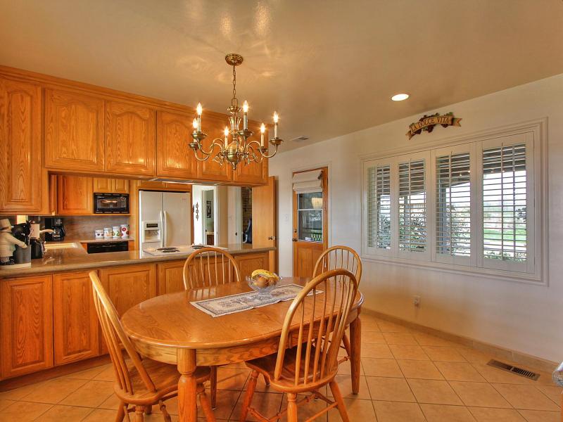 2799 East Pacheco Pass Road Gilroy, CA 95020 - Photo 4 of 32 Gallery Image 4