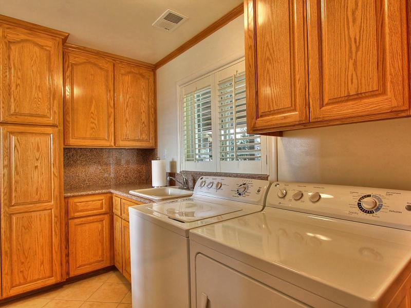 2799 East Pacheco Pass Road Gilroy, CA 95020 - Photo 9 of 32 Gallery Image 9