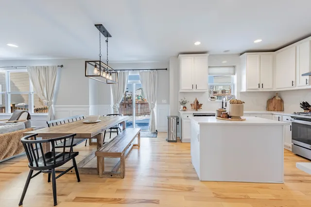 $575,000 | 408 Fountain Avenue, Elgin, IL 60124