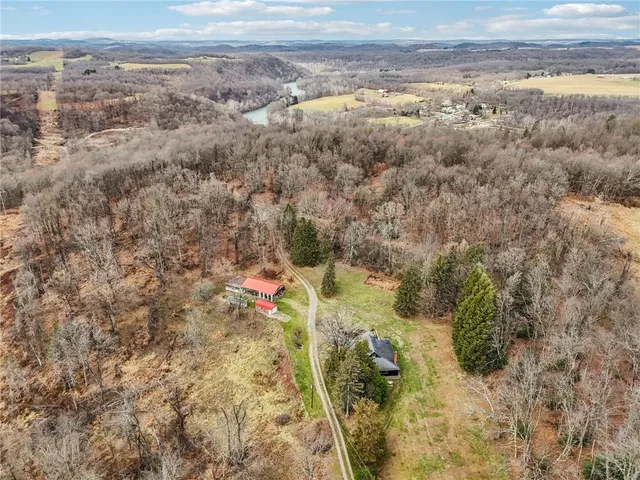 $250,000 | 189 Lupyan Road, New Alexandria, PA 15670