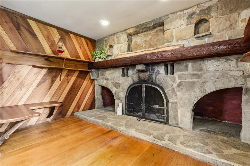 189 Lupyan Road New Alexandria, PA 15670 - Photo 9 of 50 a view of a fireplace with a sink