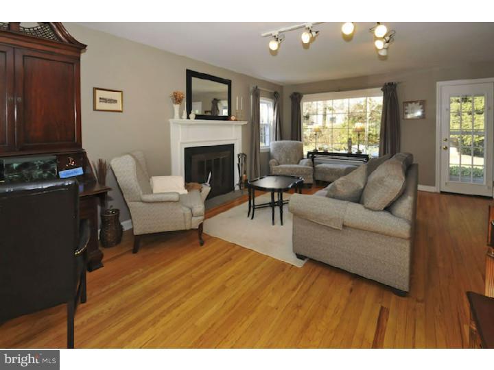 344 Gribbel Road Wyncote, PA 19095 - Photo 4 of 25 Living Room