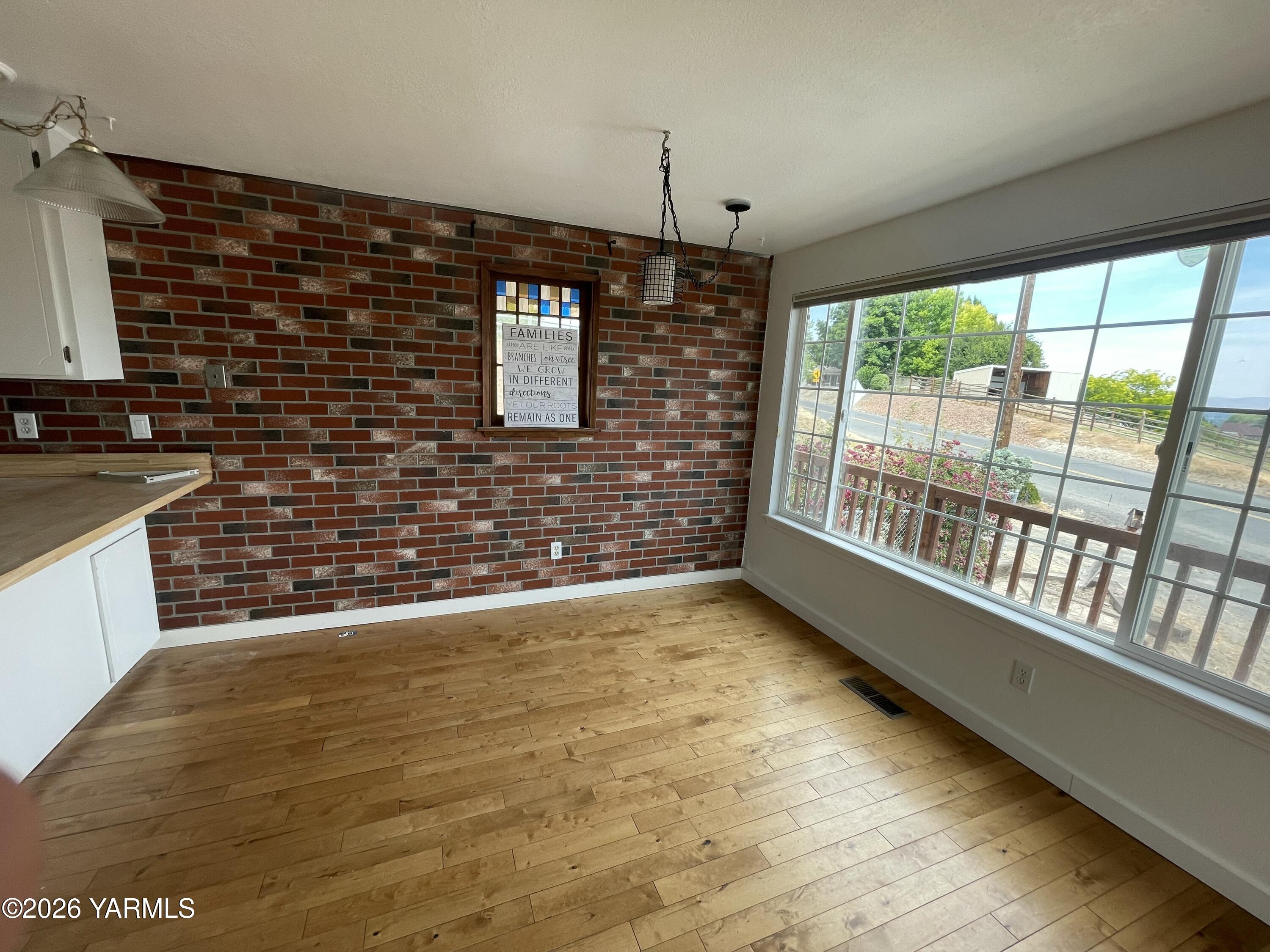 1602 Stein Road Yakima, WA 98908 - Photo 5 of 22 IMG_5167