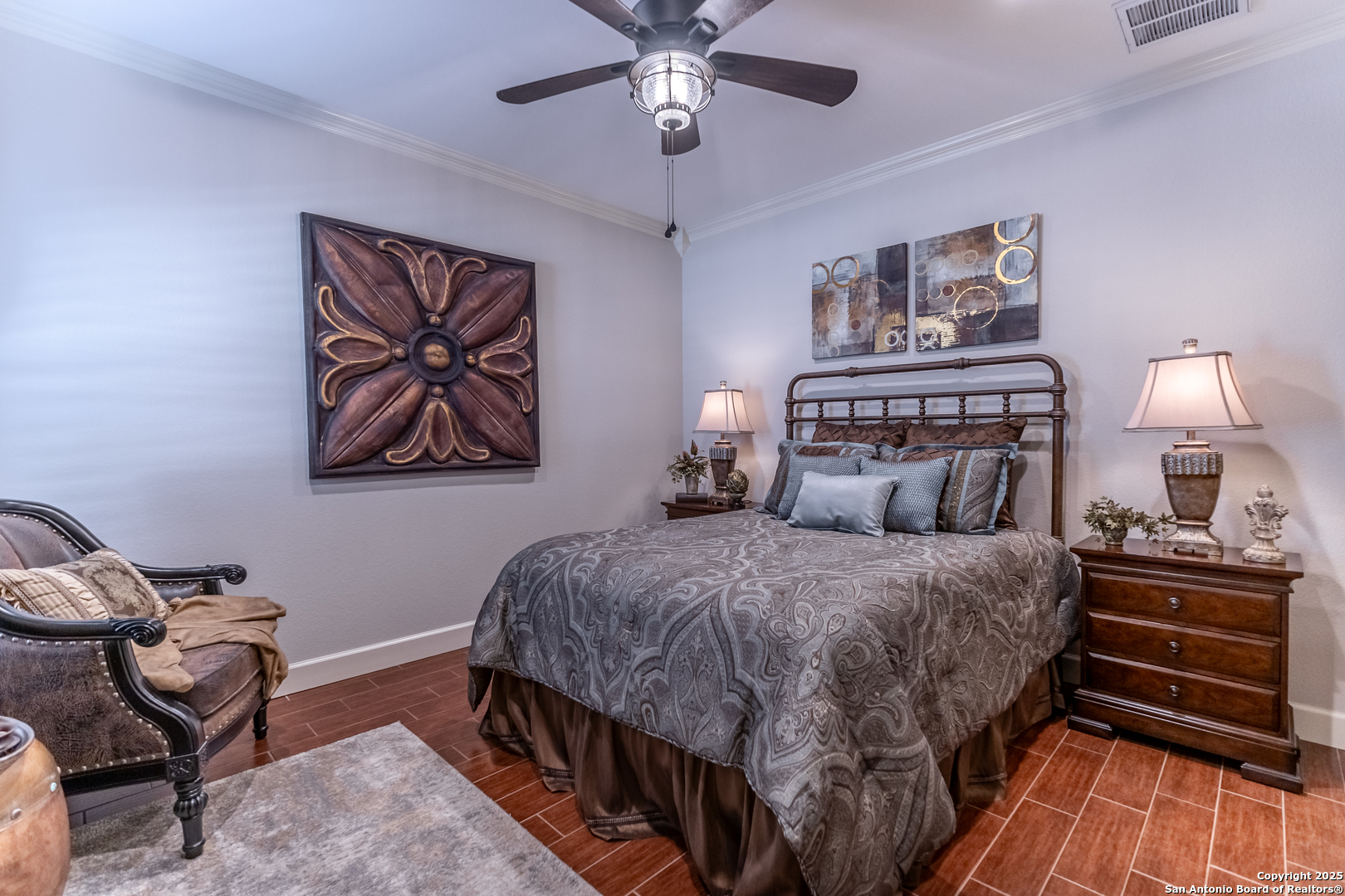 935 Danda Lane Del Rio, TX 78840 - Photo 14 of 38 a bedroom with a bed and dresser