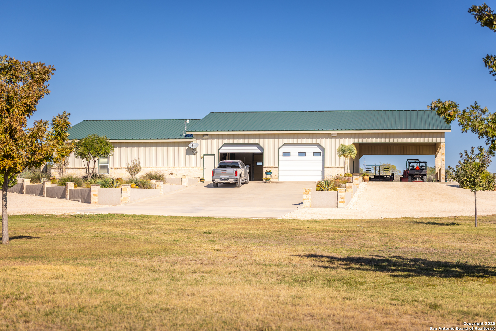 935 Danda Lane Del Rio, TX 78840 - Photo 4 of 38 a view of a swimming pool with an ocean view