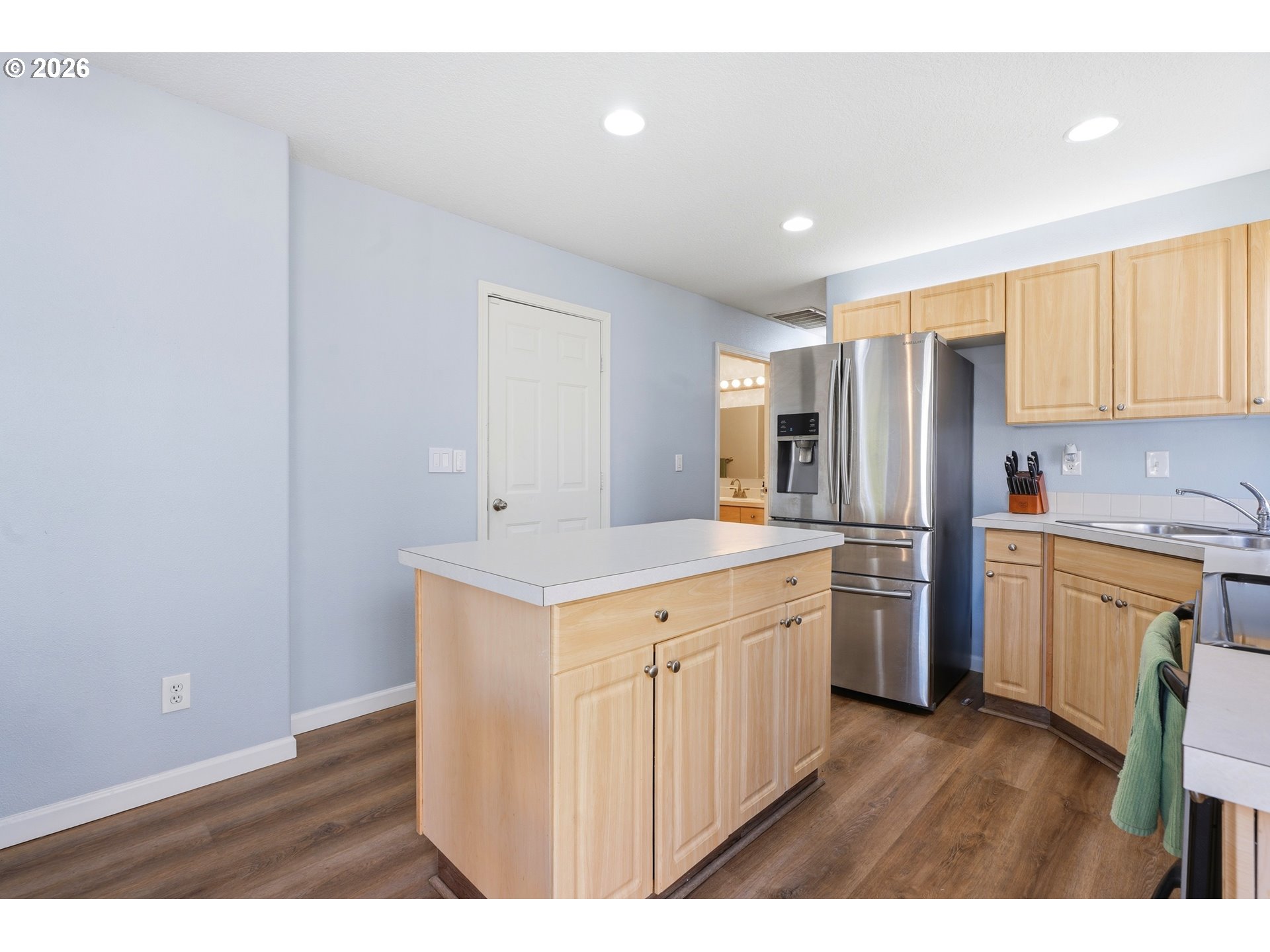 879 Southwest Junction Place Gresham, OR 97080 - Photo 10 of 24 Gallery Image 10